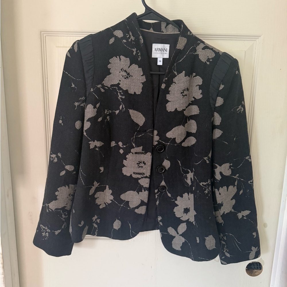 Armani Collezioni Women's Black and Gray Floral Blazer
